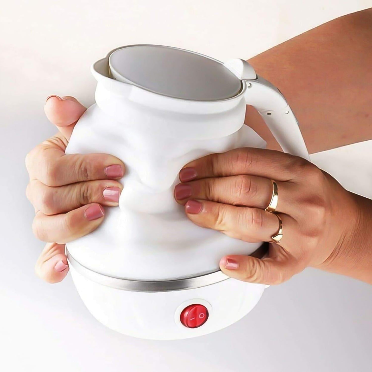 Travel-Friendly Folding Kettle Travel-Friendly Folding Kettle